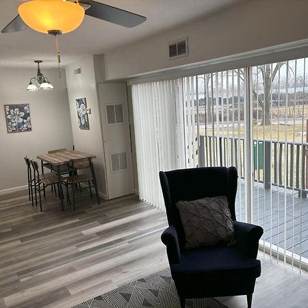 Peaceful Park 2 Bedroom Remodeled Family Suite Granite City Exterior photo
