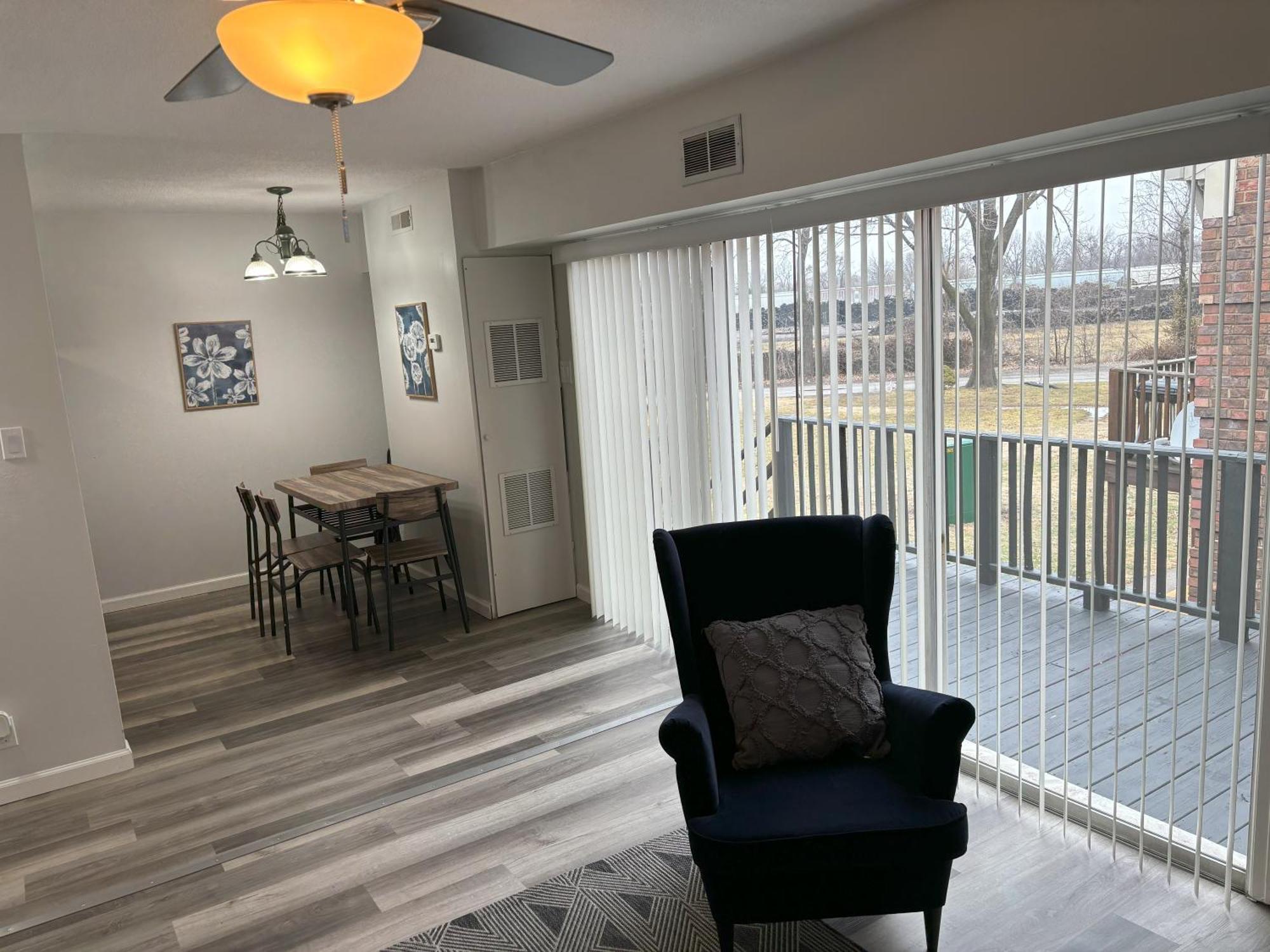 Peaceful Park 2 Bedroom Remodeled Family Suite Granite City Exterior photo