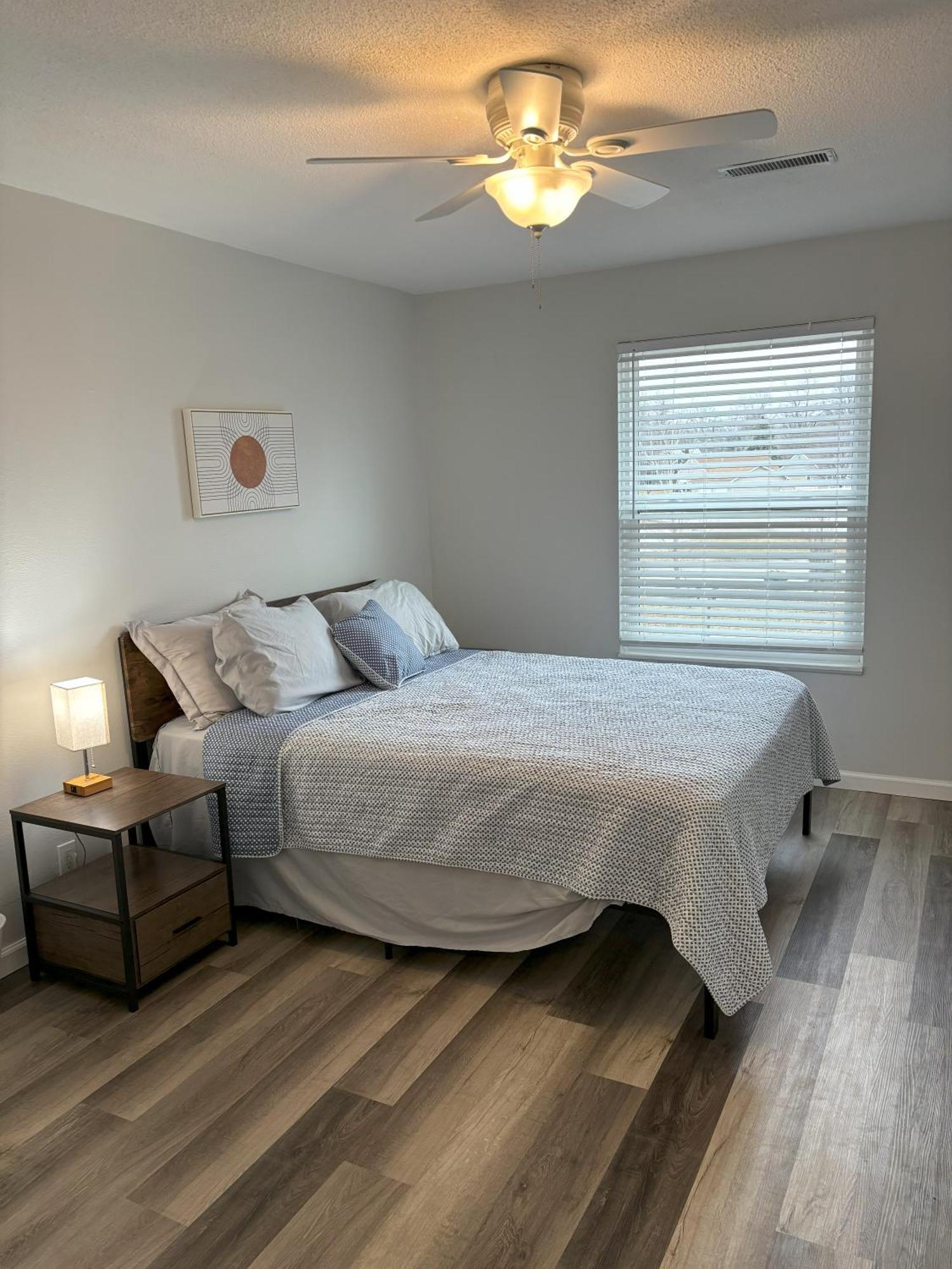 Peaceful Park 2 Bedroom Remodeled Family Suite Granite City Exterior photo