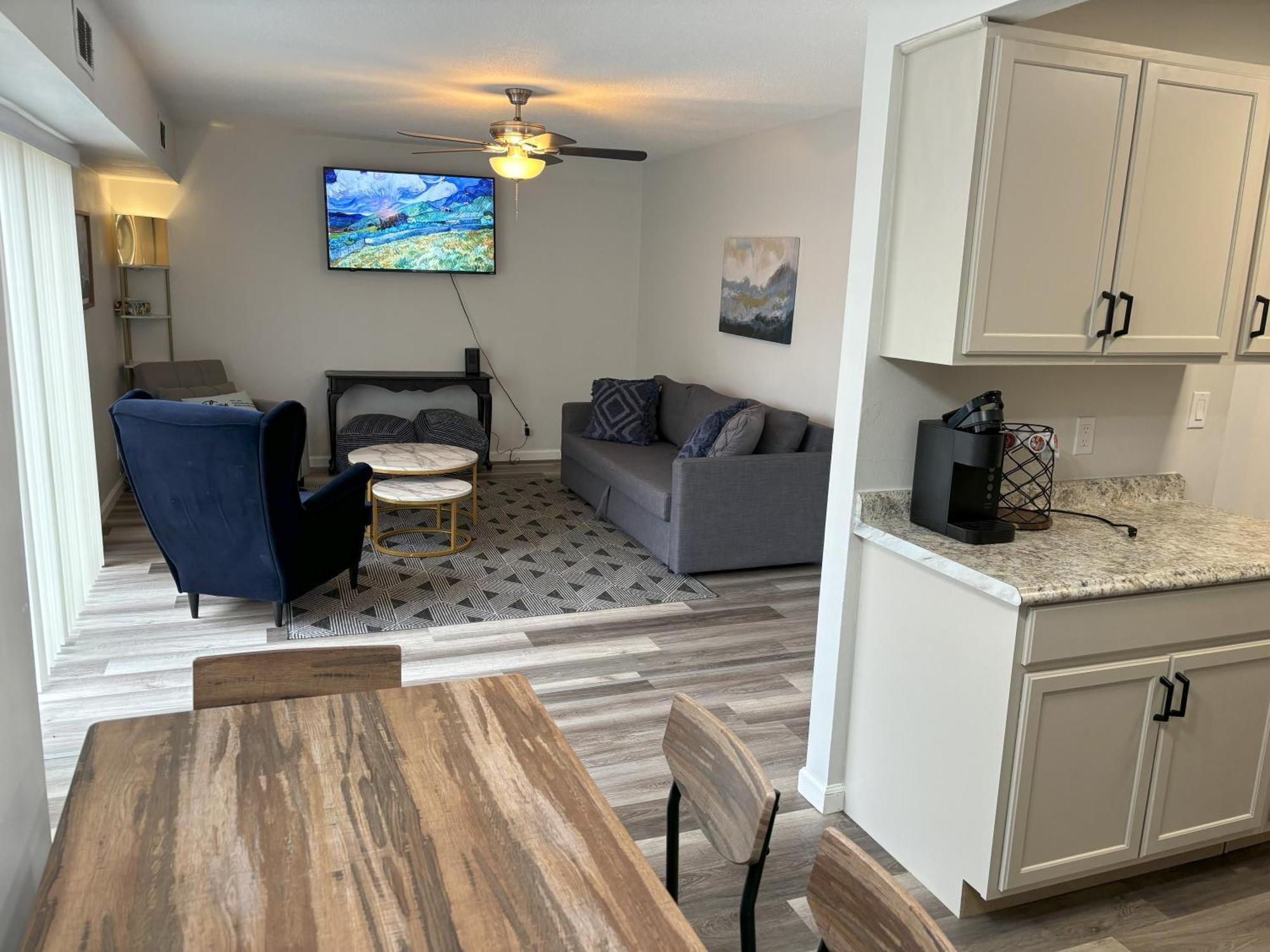 Peaceful Park 2 Bedroom Remodeled Family Suite Granite City Exterior photo